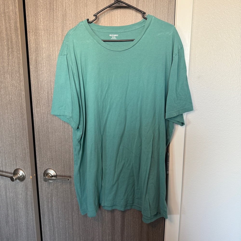 Old Navy Men's Aqua Short Sleeve Tee